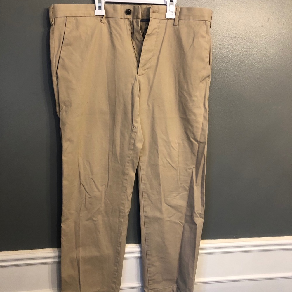 Men’s khaki pants - excellent condition